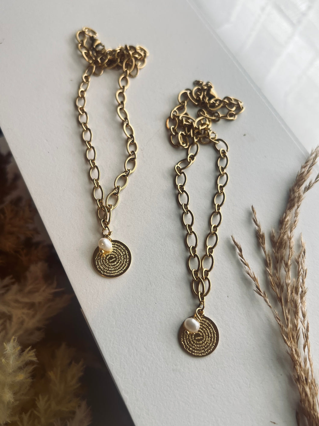 Dios Me Cuida Necklace