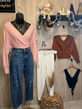 Cargar imagen en el visor de la galería, Pink Sweater
